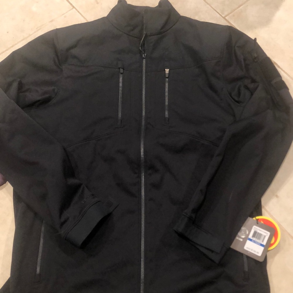 Under ARmour jacket New